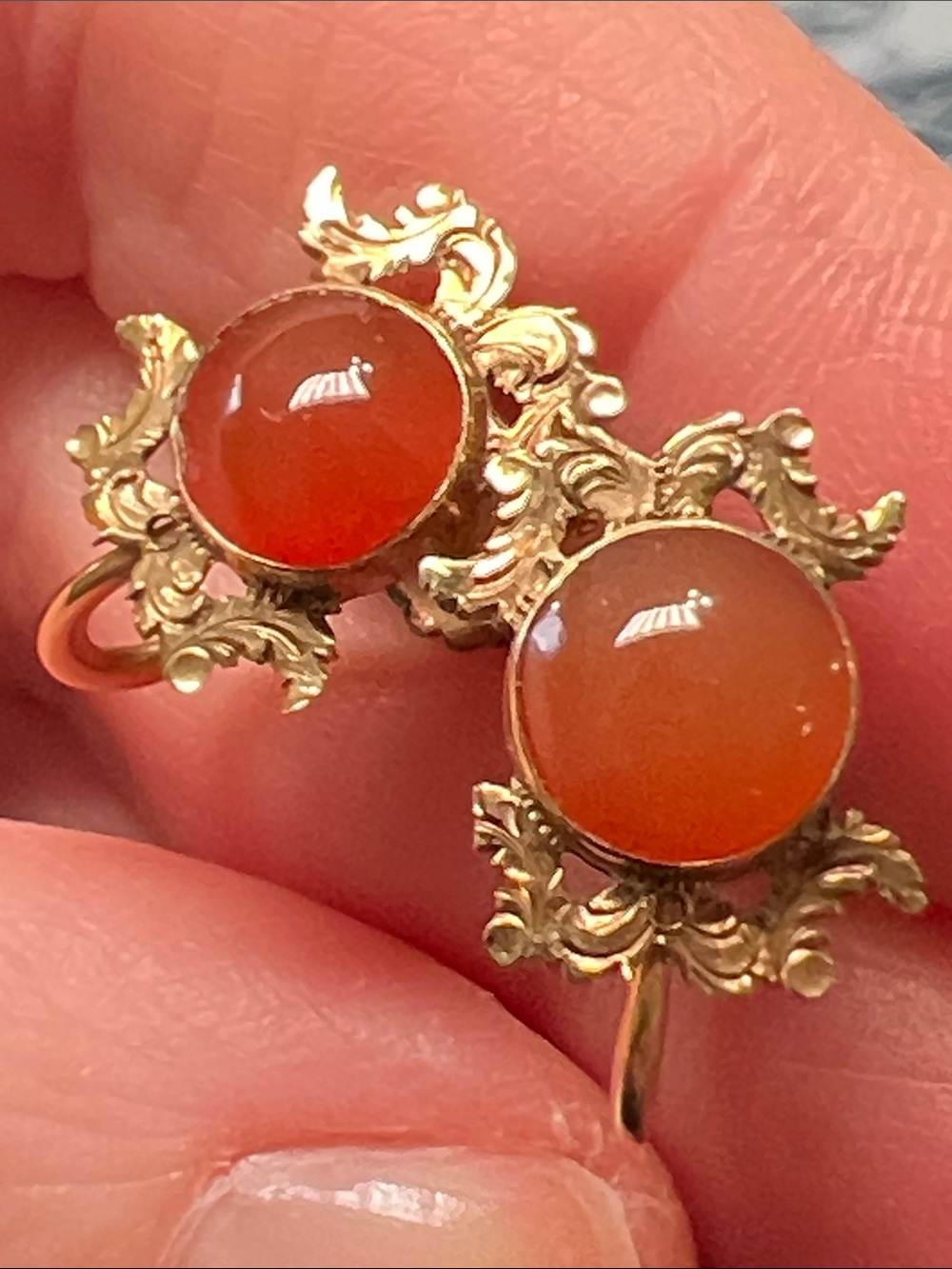 Antique Ornate Etched Carnelian Agate 12k Gold Filled Screwback Earrings - Picture 6 of 6